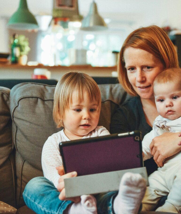 alexander-dummer-UH-xs-FizTk-unsplash Photo by Alexander Dummer on Unsplash